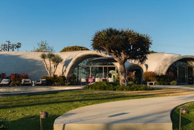 Arquitetura Binishell: a tecnologia de construção que usa balões para erguer casas de concreto