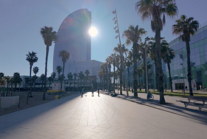 Estudo feito em Barcelona mostra como pequenas mudanças podem aliviar o calor enfrentado por pedestres