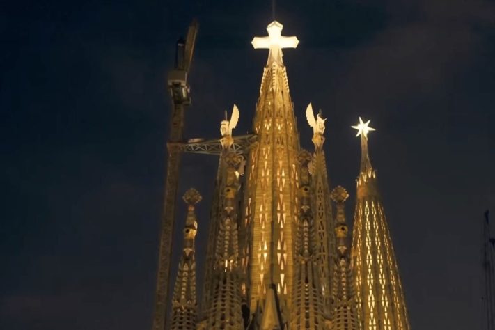 Sagrada Família inaugura Torre de Jesus 144 anos após início das obras – Reprodução