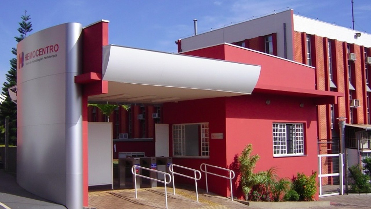 Um dos resultados mais avançados dessas pesquisas é um selante de fibrina desenvolvido a partir de uma enzima obtida do veneno de serpente. A “cola biológica” ajuda a unir tecidos e vem sendo estudada em diferentes aplicações, como reparação de nervos periféricos, fraturas ósseas e lesões da medula espinhal.