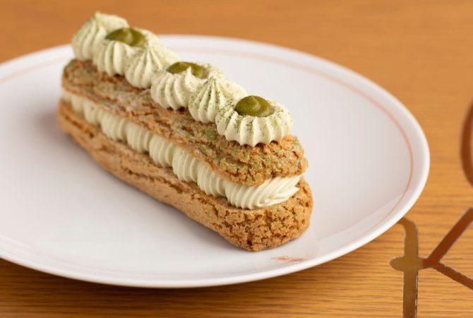 Éclair: a história do doce francês conhecido no Brasil como bomba de creme ou chocolate