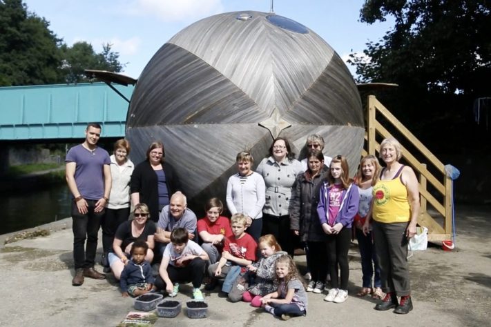 Exbury Egg, artista viveu dentro de ovo flutuante para acompanhar mudanças climáticas na Inglaterra – Reprodução