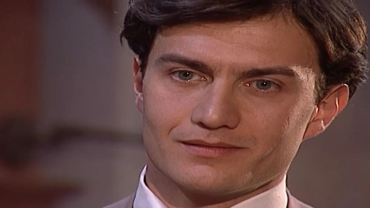 A partir daí, trabalhou em diversas novelas da Globo, mas sempre como coadjuvante. Entre seus papéis mais conhecidos na sua primeira passagem pela emissora estão os personagens Augusto, de 