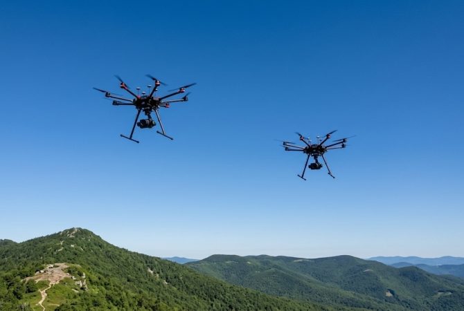 Em feito inédito, Drones transportam até 650 quilos e transformam logística de obra  em região montanhosa da China