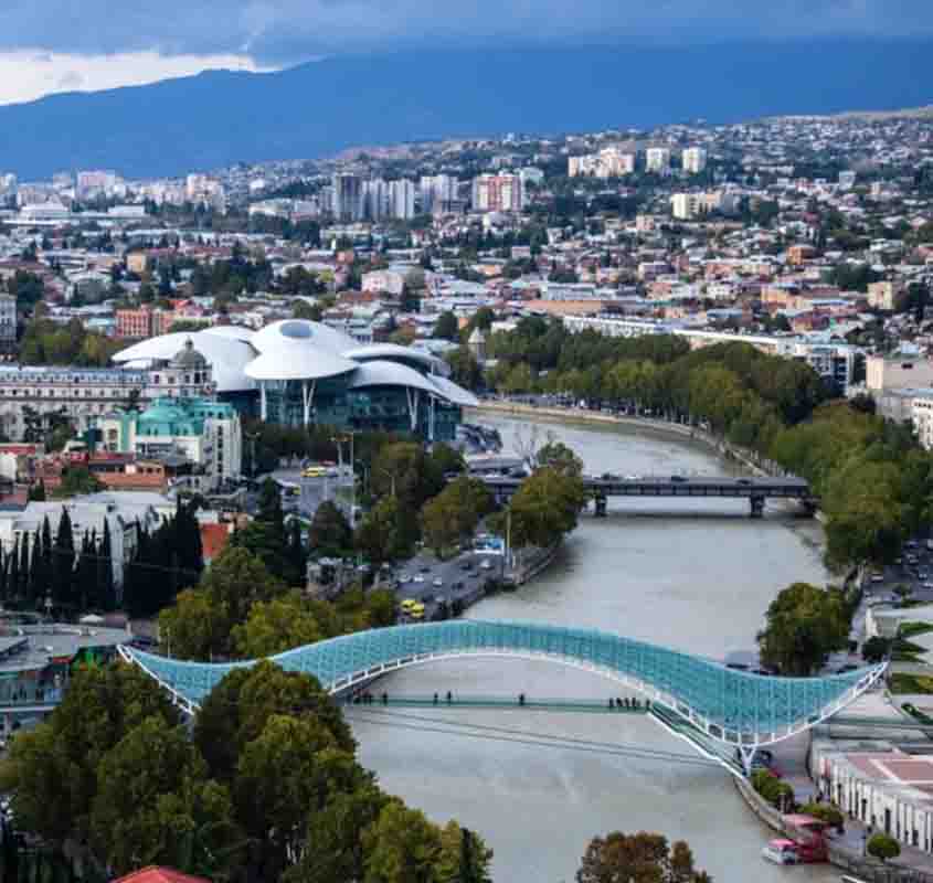 Tbilisi, Geórgia - mostafa meraji/ Unsplash