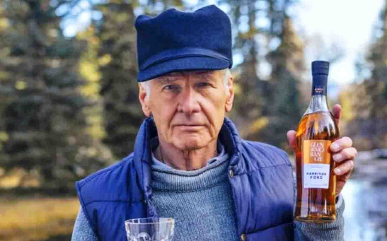 O tradicional uísque escocês Glenmorangie lançou uma edição especial que chamou atenção por unir dois nomes conhecidos mundialmente: o ator Harrison Ford e o empresário Bernard Arnault. A novidade ganhou repercussão no mercado de bebidas de luxo e também entre fãs de cinema e cultura pop. -  (crédito:  Divulgação)