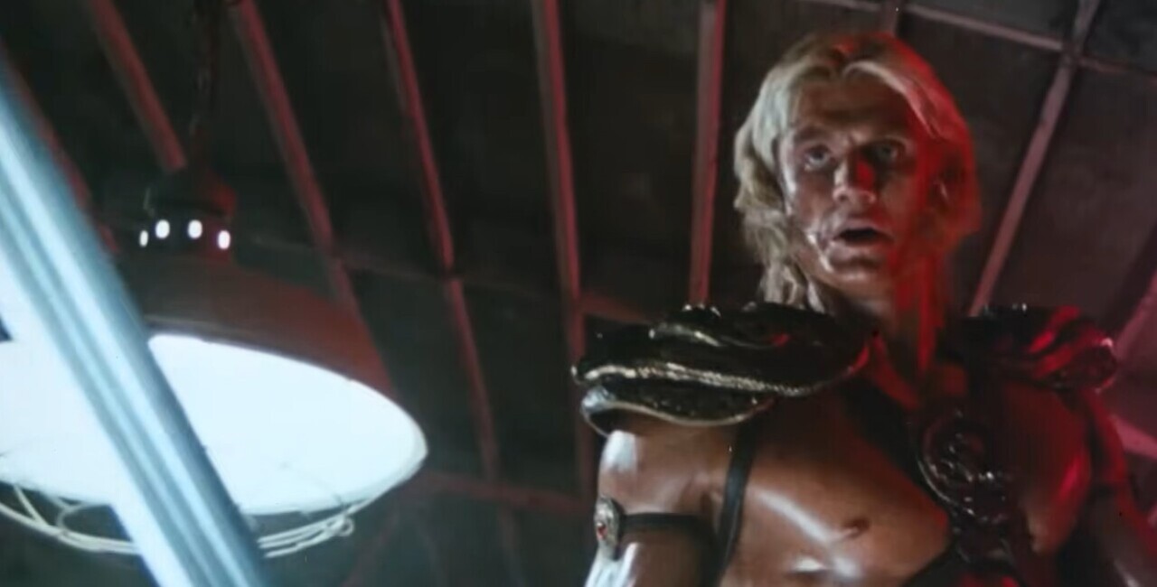 He-Man também chegou ao cinema anteriormente. Em 1987, o personagem ganhou um filme estrelado por Dolph Lundgren. Apesar de não ter alcançado grande sucesso comercial, a produção acabou se tornando cult entre admiradores da franquia.