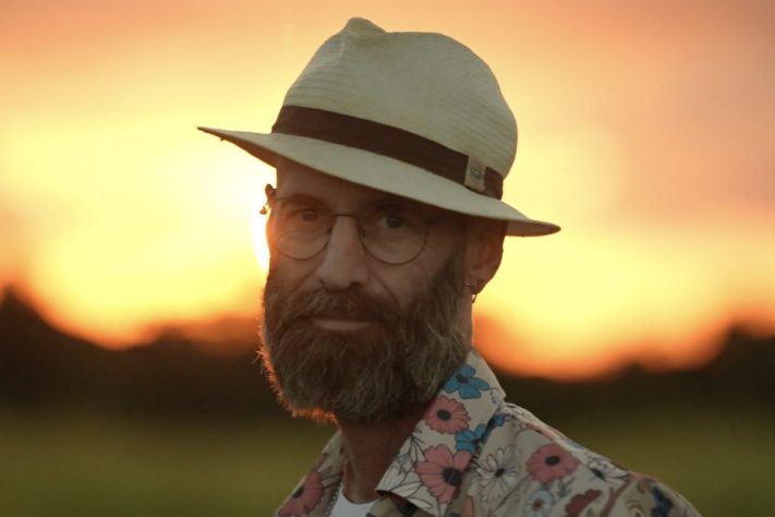 Homem com câncer terminal celebra despedida com chope, roda de samba e homenagens - Reprodução/TV Globo