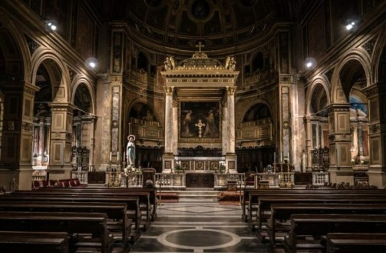As origens da festa remontam ao século XIII. Na época, cresceu dentro da Igreja Católica o desejo de criar uma celebração dedicada exclusivamente à presença de Cristo na Eucaristia.