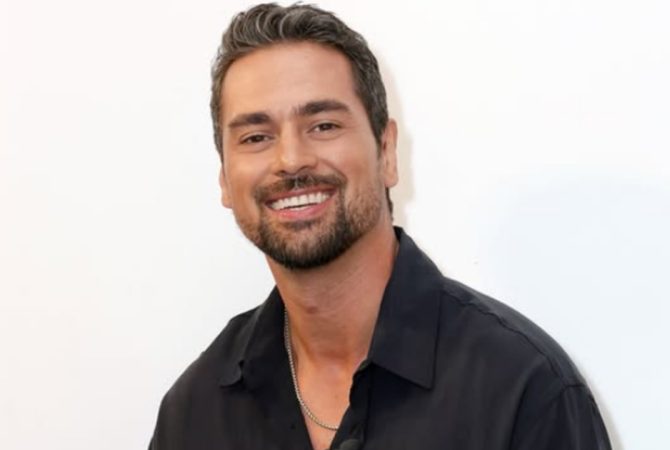 J.R. Ramirez fala sobre seu papel na nova série dramática “Não É Bem Assim”