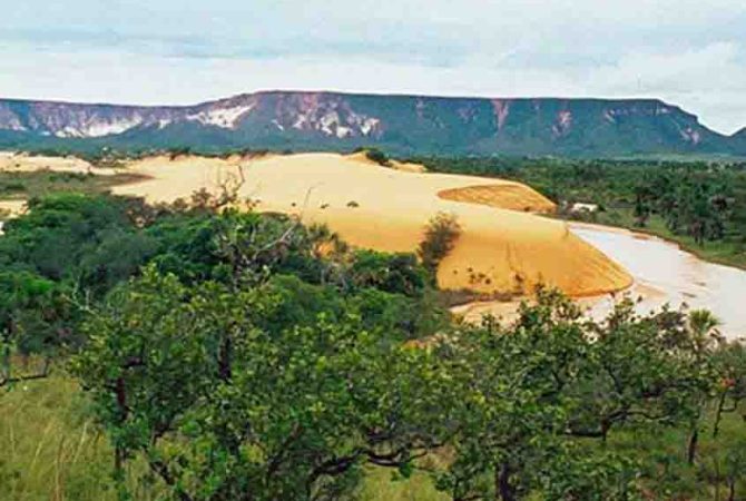 Aventura, arte rupestre e paisagens exuberantes fazem a fama do Jalapão