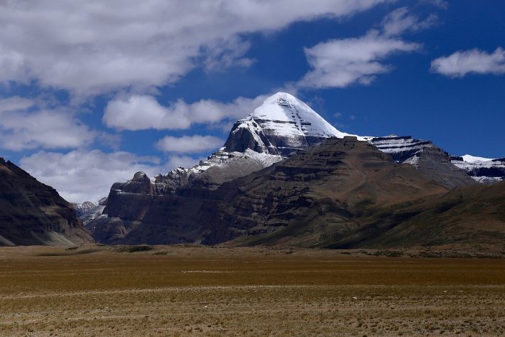 Monte Kailash, Himalaia –  Wikimedia Commons/Jean-Marie Hullot