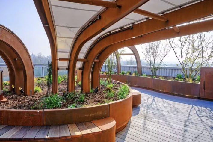 King's College Hospital, em Londres, inaugura jardim no terraço para receber pacientes de unidade de terapia intensiva – Reprodução @kingscollegehospital
