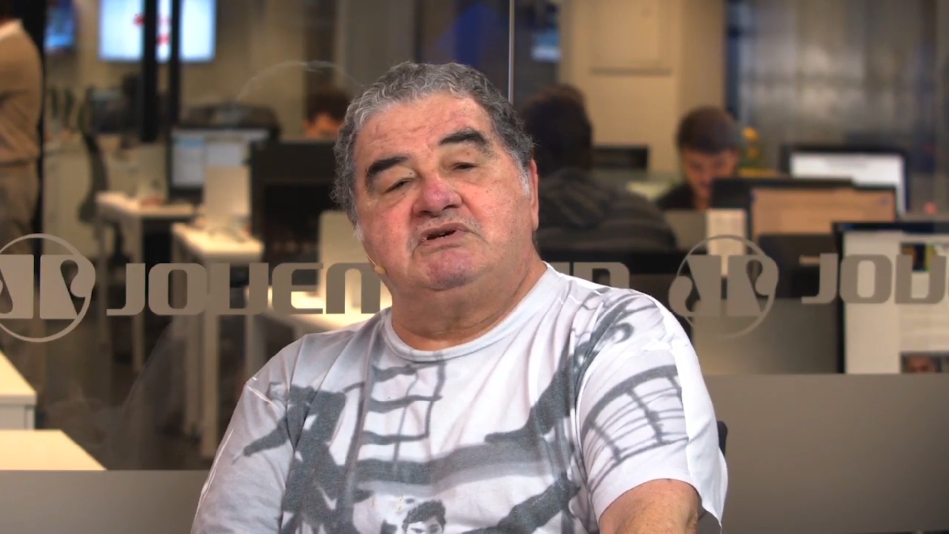 Em 2018, o ator foi diagnosticado com hidrocefalia, acúmulo de líquido dentro da cavidade craniana, após passar mal durante os testes para integrar o elenco da novela 
