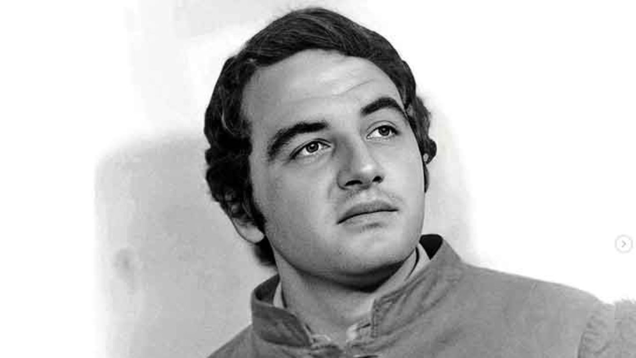 A estreia na televisão ocorreu em 1965, na novela 