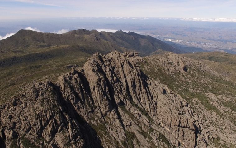 Parque Nacional do Itatiaia - Wikimedia Commons/Fernandez agulhas negras