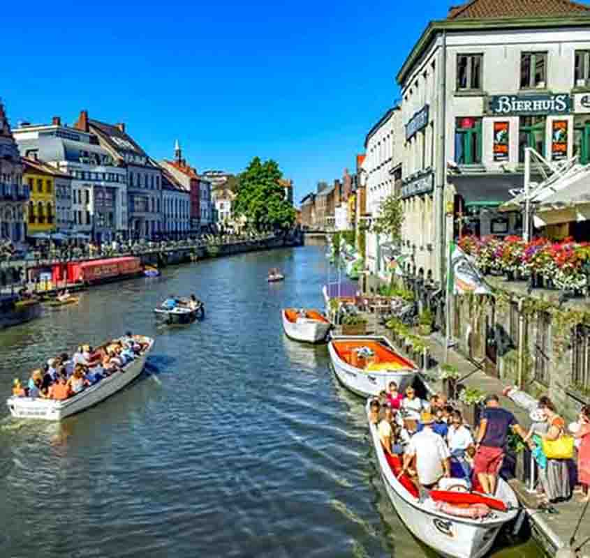 Bruges, Bélgica - Cidades com canais para passeios de barco - Imagem de Dimitris Vetsikas por Pixabay