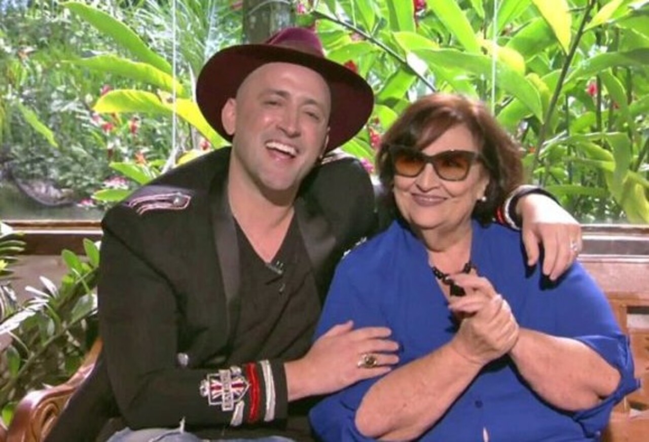 Um dos aspectos mais conhecidos de sua trajetória foi a relação próxima com a mãe, Déa Lúcia, idealizadora do musical. Muitas experiências vividas em família serviram de inspiração para personagens e situações apresentadas por ele nos palcos e nas telas.