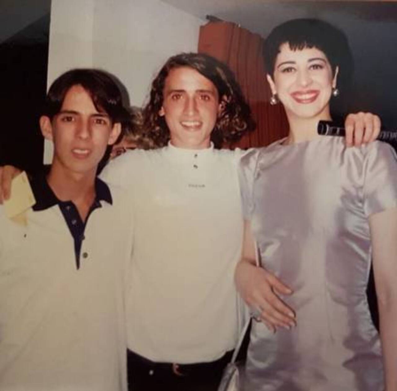 Nascido em 30 de outubro de 1978, em Niterói, no Rio de Janeiro, Paulo Gustavo Amaral Monteiro de Barros demonstrou interesse pelas artes desde cedo. Ainda jovem, encontrou no teatro um espaço para desenvolver sua criatividade e seu talento para a comédia.