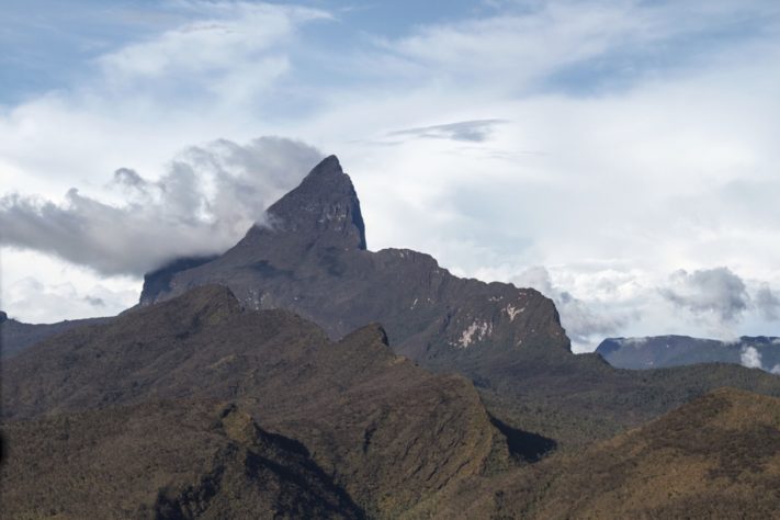 Pico da Neblina – Wikimedia Commons/Brazilian Air Force