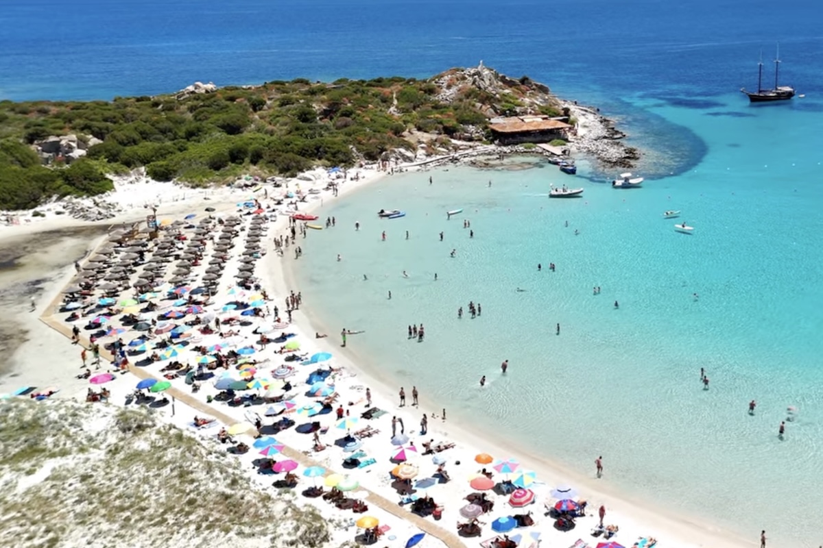 Praia de Punta Molentis, Villasimius, Sardenha – Reprodução/YouTube