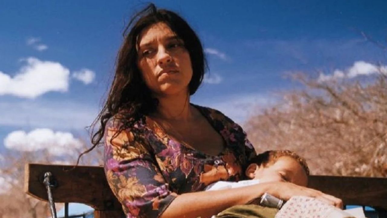 No cinema, em 2000, se destacou com “Eu, Tu, Eles”, filme de Andrucha Waddington. Pelo papel da nordestina Darlene, recebeu o prêmio de melhor atriz no Grande Prêmio do Cinema Brasileiro e no Festival de Cartagena. Sua atuação foi elogiada pelo “New York Times”, que a comparou à atriz italiana Anna Magnani.