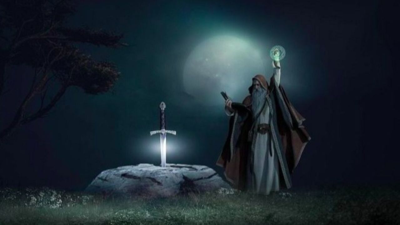 Segundo as lendas arturianas, Merlin foi um poderoso mago e profeta que ajudou a definir o destino do Rei Arthur. Ele teria previsto o nascimento do futuro rei e planejado que ele fosse criado longe das disputas pelo trono. Merlin, então, teria criado o desafio da espada, que consistia em: quem a retirasse da pedra seria o verdadeiro rei. Arthur, ainda jovem, cumpriu o feito sem conhecer sua origem real e foi proclamado o legítimo rei da Bretanha.
