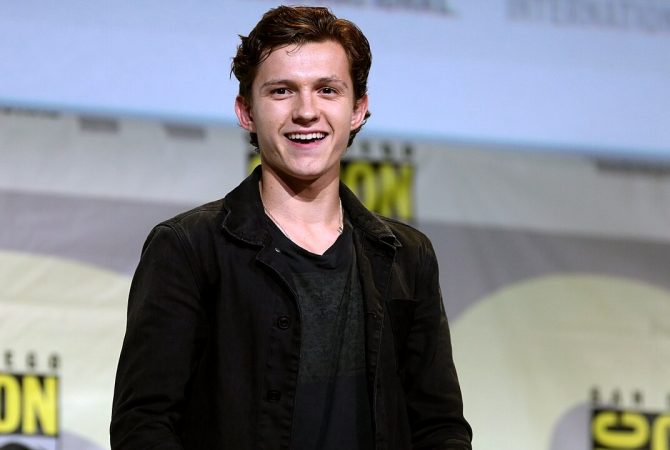 Tom Holland expõe desafio de conciliar divulgação de “A Odisseia” e novo “Homem-Aranha”