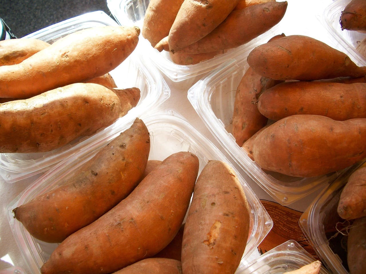 Do ponto de vista nutricional, o inhame é considerado uma excelente fonte de energia. Rico em carboidratos complexos, ele fornece liberação gradual de glicose no organismo, o que contribui para a manutenção dos níveis de energia ao longo do dia. 
