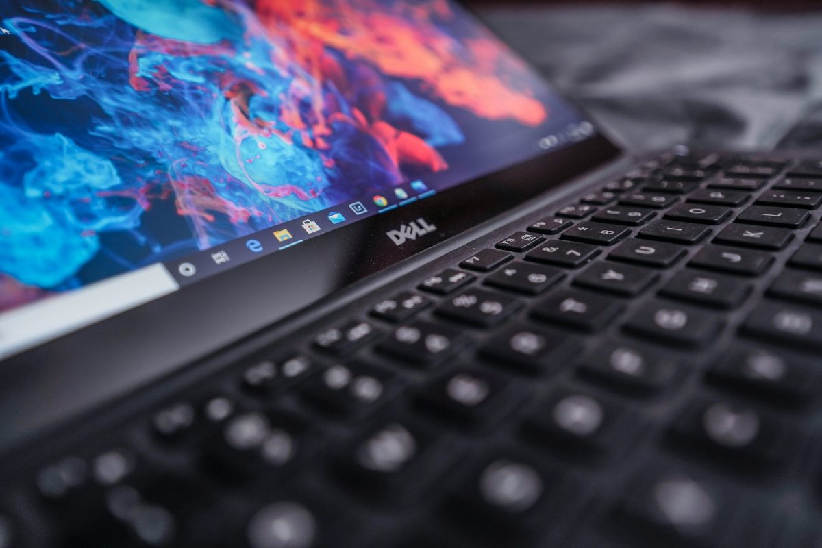 A Dell, por sua vez, afirmou que a demanda ainda avança de forma mais lenta do que o esperado. Uma das características que diferenciam esses computadores com IA é a presença da chamada 
