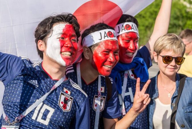 Por que o Japão joga de azul? A história por trás da cor que virou identidade da seleção japonesa