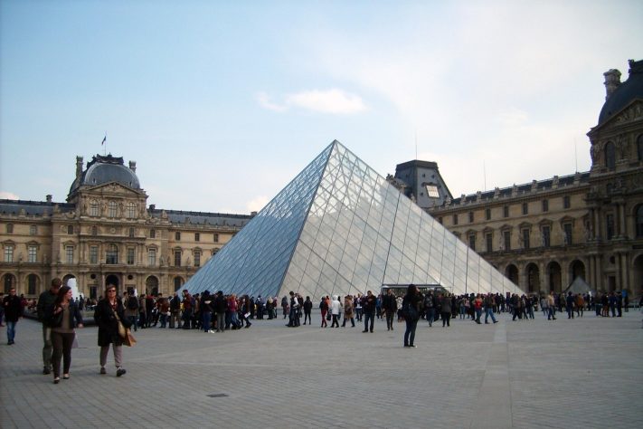 Museu do Louvre, Paris – Ulrich Sander/Pixabay