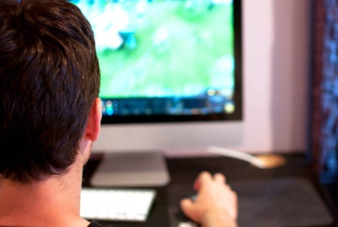 Por que sua internet “rápida” ainda trava? O que é lag e por que ele acontece nos jogos e vídeos