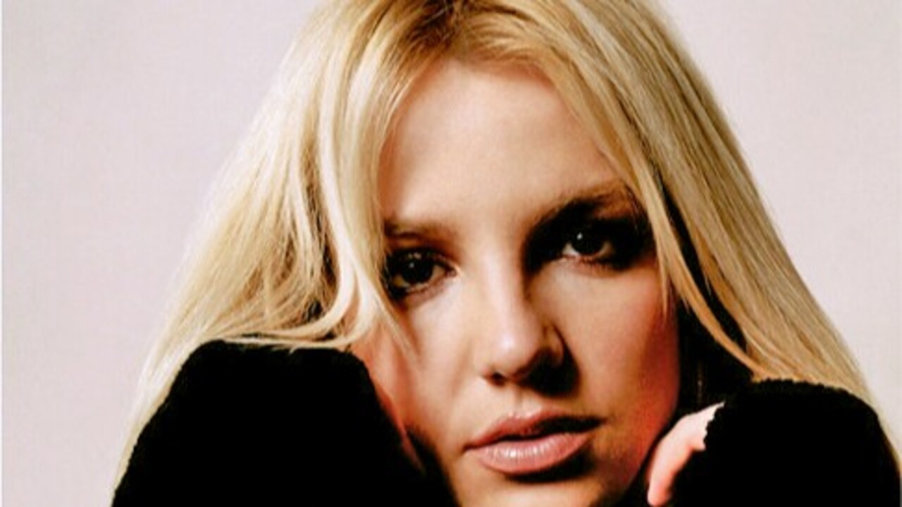 Britney também contou que enquanto amigos do grupo de Alcoólicos Anônimos viajavam dez vezes por mês, ela tinha direito a apenas uma viagem anual a Maui com os dois filhos, Sean Preston e Jayden James. Atualmente, a cantora vive de forma independente há cinco anos, mas reconheceu que o processo de reconstrução da própria rotina ainda é desafiador.
