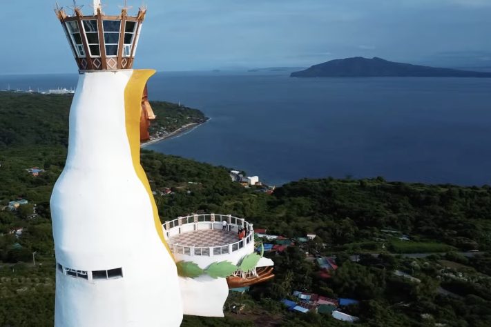 Maior estátua da Virgem Maria do mundo atrai curiosos nas Filipinas – Reprodução/YouTube Phon TV