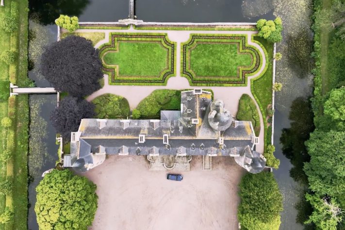 Château de Bienassis; Castelo medieval do século 12 ainda serve de lar para família no norte da França – Reprodução/TV Globo