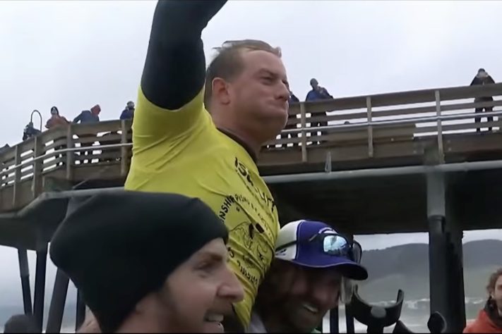 Após perder a perna em acidente, surfista Llywelyn Williams voltou ao mar e se tornou tetracampeão mundial – Reprodução/YouTube BBC