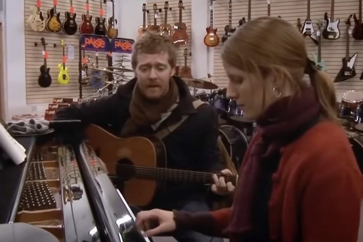 Glen Hansard em cena de 
