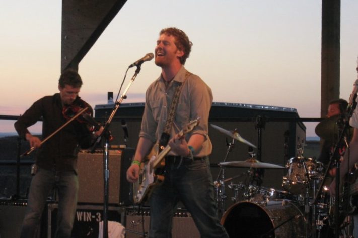 Ator, músico e compositor Glen Hansard morreu em acidente de moto aos 56 anos – Wikimedia Commons/Shawn Anderson