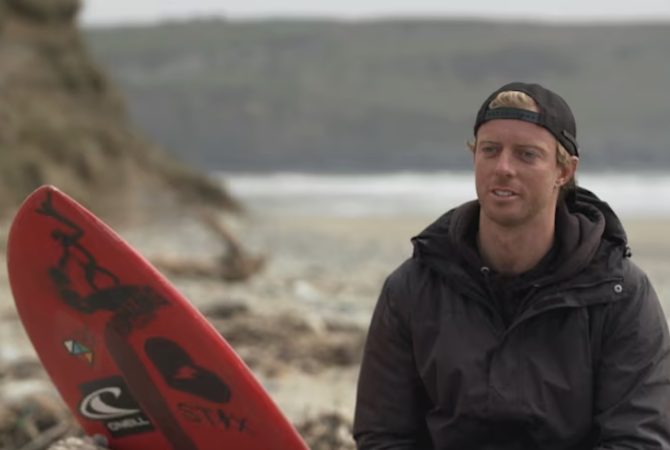 Virou inspiração: após perder a perna em acidente, surfista Llywelyn Williams voltou ao mar e se tornou tetracampeão mundial