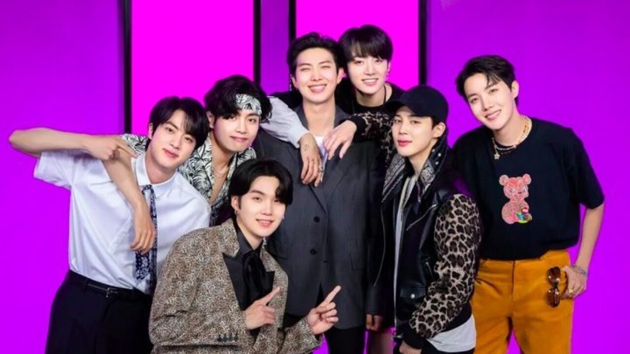 A decisão gerou repercussão no mercado musical porque o BTS é um dos grupos mais populares do mundo e já recebeu diversas indicações ao Grammy ao longo da carreira, embora nunca tenha conquistado o prêmio. O CEO da Recording Academy, Harvey Mason Jr., disse respeitar a escolha do grupo, embora tenha negado que a nova categoria limite os artistas às categorias regionais.
