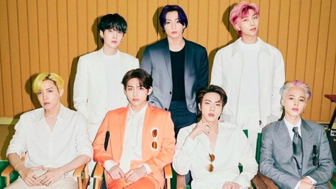 Segundo o grupo, a medida acaba separando artistas asiáticos em vez de colocá-los em igualdade de condições nas principais categorias da premiação. No comunicado em conjunto, o grupo diz preferir que as músicas deles sejam reconhecidas independentemente da língua ou da região de origem.