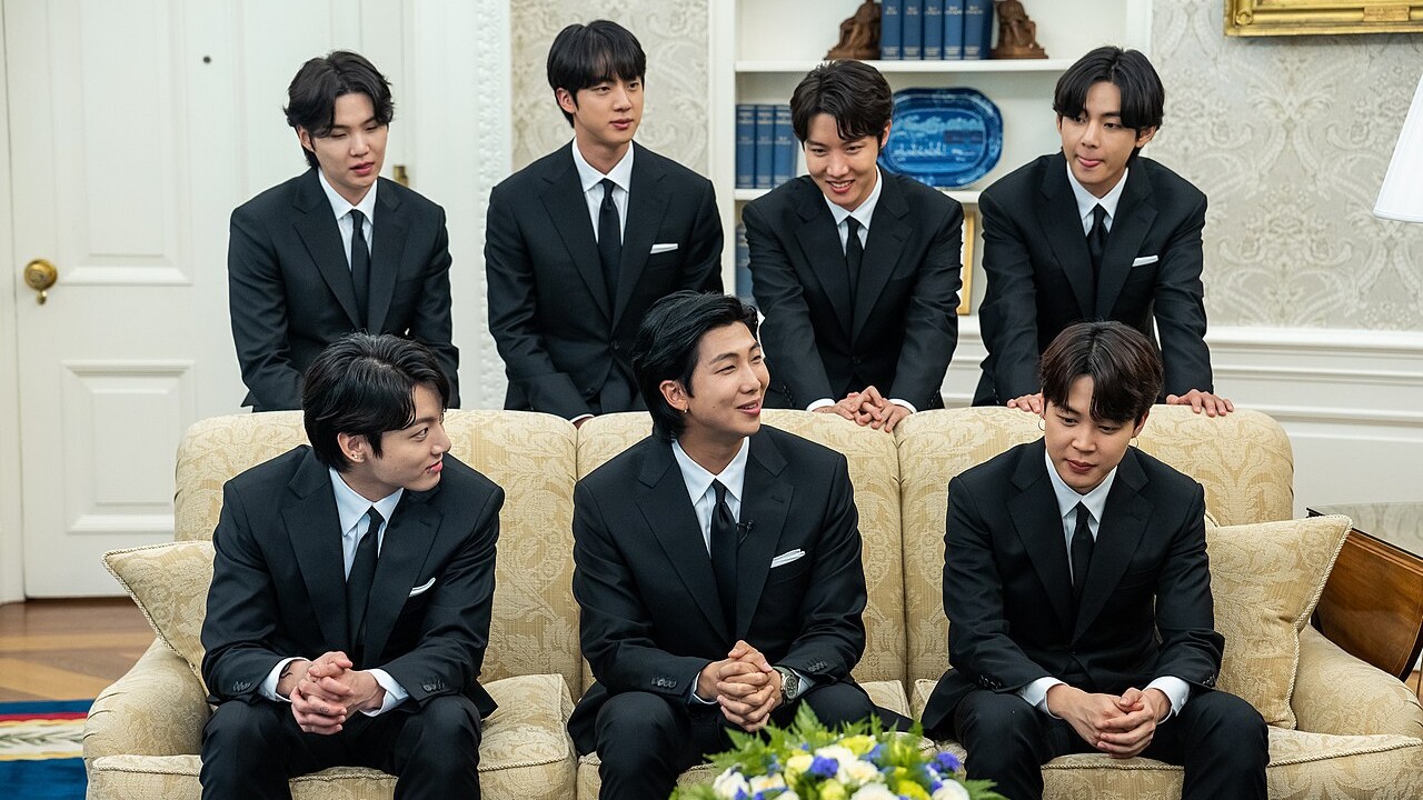 O grupo entrou em hiato em junho de 2022, período em que os integrantes cumpriram o serviço militar obrigatório na Coreia do Sul. Durante esse tempo, alguns integrantes também desenvolveram projetos musicais solo. Eles retornaram em 2026 com o álbum 