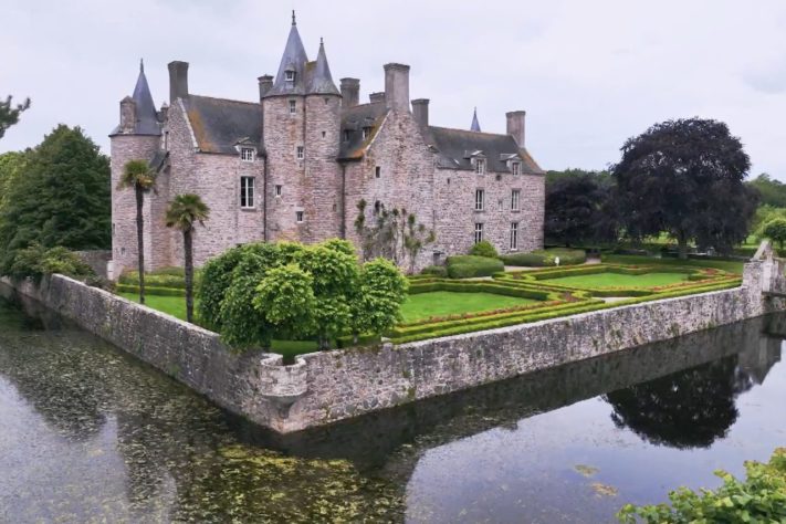 Château de Bienassis; Castelo medieval do século 12 ainda serve de lar para família no norte da França – Reprodução/TV Globo