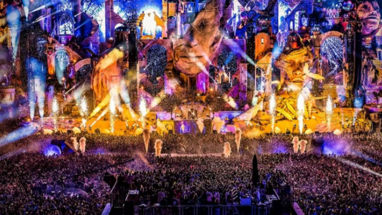 O Tomorrowland 2026 acontece na cidade de Boom, na Bélgica, ao longo de dois fins de semana. A primeira parte do festival aconteceu entre os dias 17 e 19 de julho, enquanto a segunda está marcada para os dias 24, 25 e 26 de julho. Com o tema 'Consciencia', a edição reúne mais de 500 artistas distribuídos em 16 palcos, entre eles Mainstage, Freedom, CORE, Crystal Garden, Planaxis e o estreante Celestia.
 -  (crédito: Reprodução / Instagram)