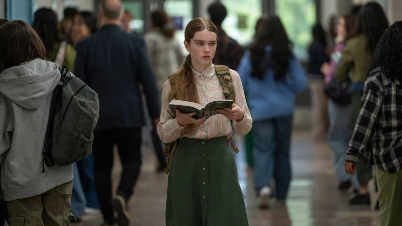 O portal Entertainment Weekly divulgou as primeiras imagens oficiais de 'Carrie, a Estranha', nova adaptação do Prime Video do livro de estreia de Stephen King, publicado em 1974. A série é assinada por Mike Flanagan, que também é roteirista, produtor executivo e diretor de quatro episódios da primeira temporada. Stephen King também será produtor executivo da produção.
 -  (crédito: Divulgação)