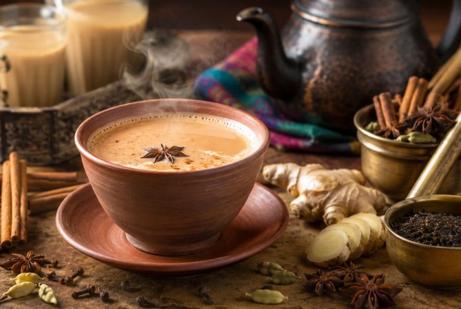 Masala chai: tradição indiana transformou o chá numa bebida rica em aromas e especiarias