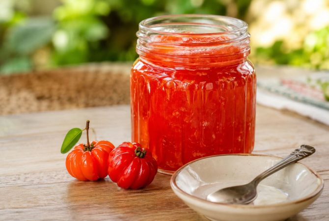 Pitanga: a fruta brasileira perfumada que merece mais espaço na sua mesa