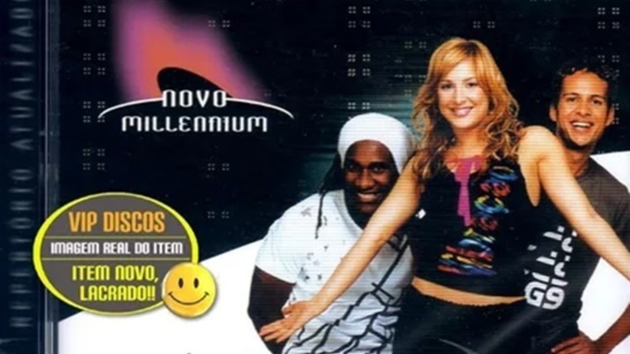 Foi como vocalista do Babado Novo, a partir de 2002, que Claudia Leitte ficou famosa. O grupo emplacou uma sequência de sucessos como 