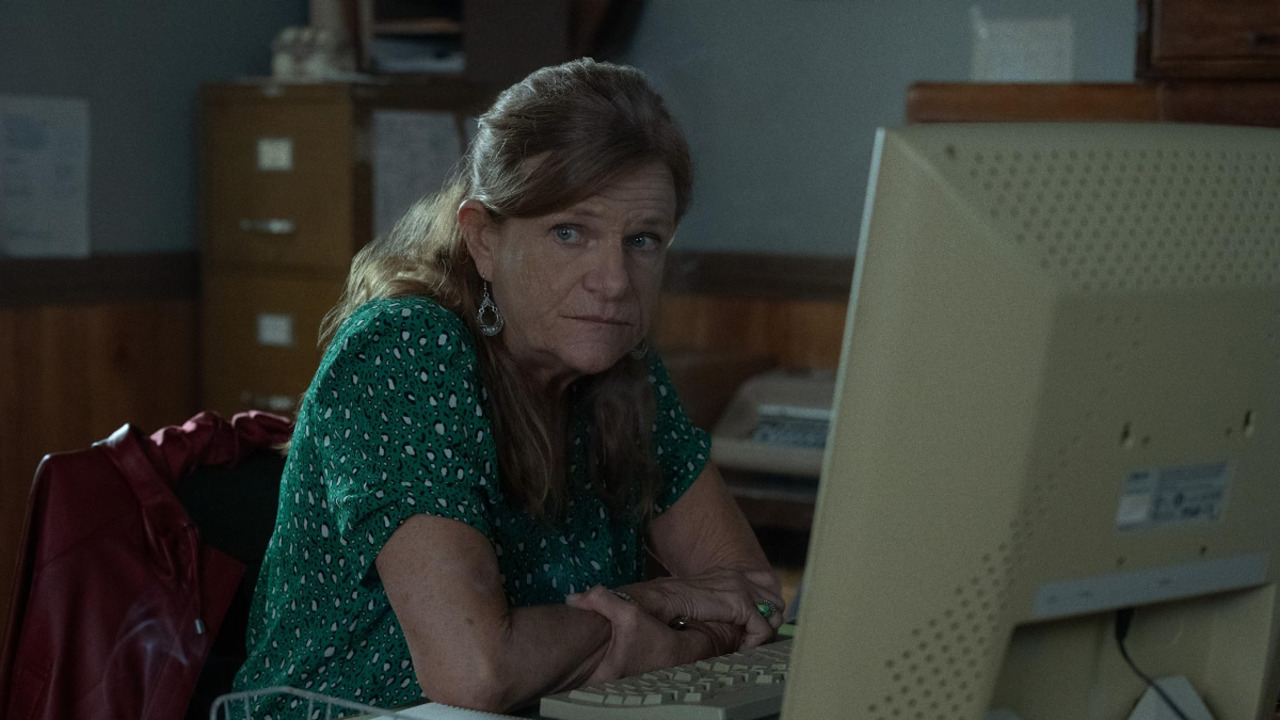 Dale Dickey também concorre na categoria de Melhor Atriz Coadjuvante em Série de Comédia. Ela interpreta Rosemary, funcionária do gabinete do prefeito conhecida pelo temperamento debochado. É a primeira indicação ao Emmy na carreira da atriz, que soma mais de setenta filmes e séries, incluindo 